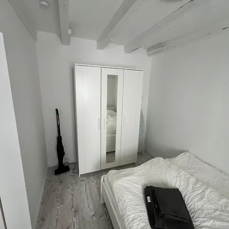 Ruhige Wohnung Im Zentrum In Hubi3 Krefeld Exterior photo